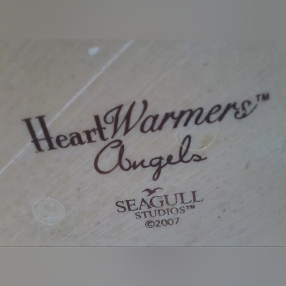 Angel Figurine with Inspirational Quote - Picture 9 of 10